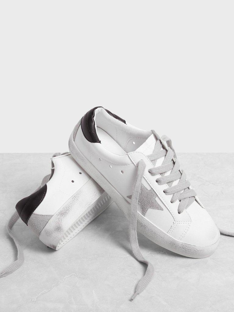 Star Patch Lace Up Splice Sneakers-shoes-Des Mess