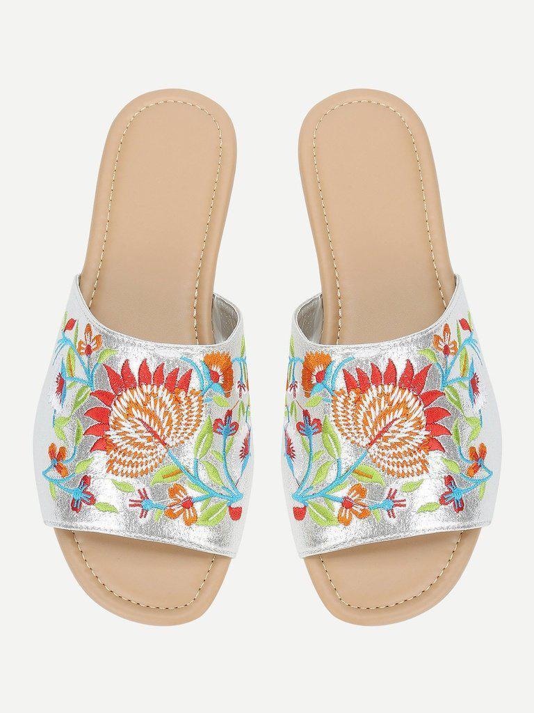 Flower Embroidered Flat Sandals-shoes-Des Mess