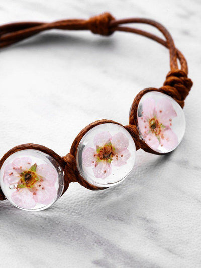 Glass Flower Design Knot Bracelet--Des Mess
