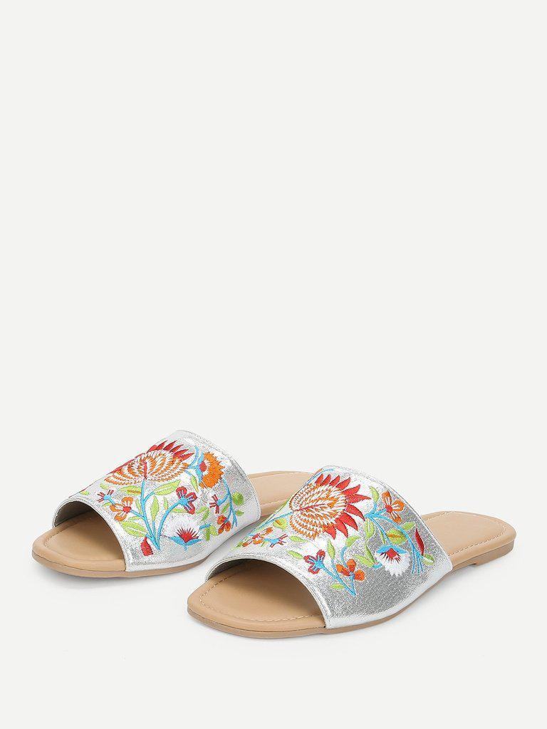 Flower Embroidered Flat Sandals-shoes-Des Mess