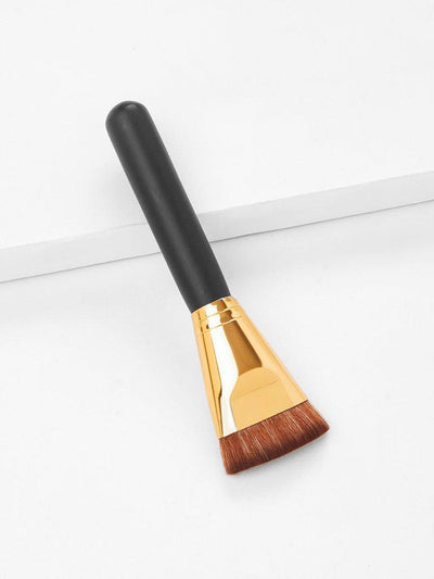Fan Shaped Makeup Brush--Des Mess