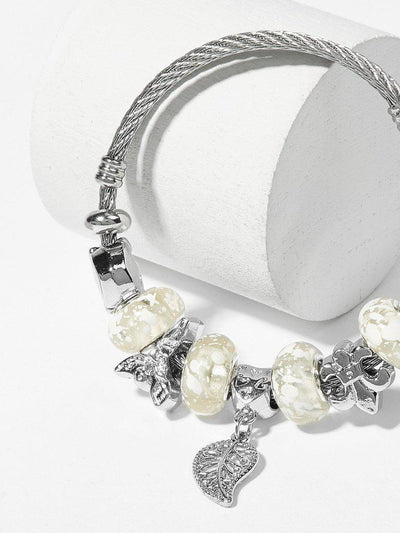 Heart & Leaf Detail Bangle--Des Mess