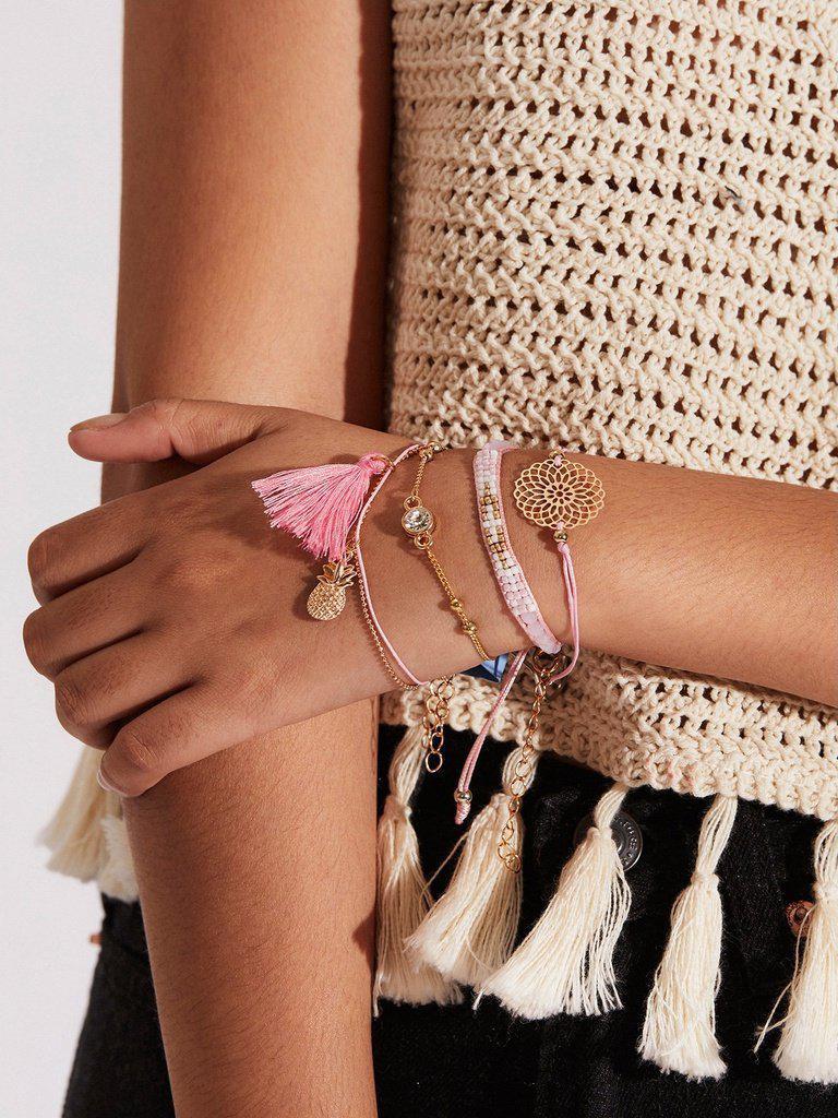 Tassel & Pineapple Design Bracelet Set--Des Mess