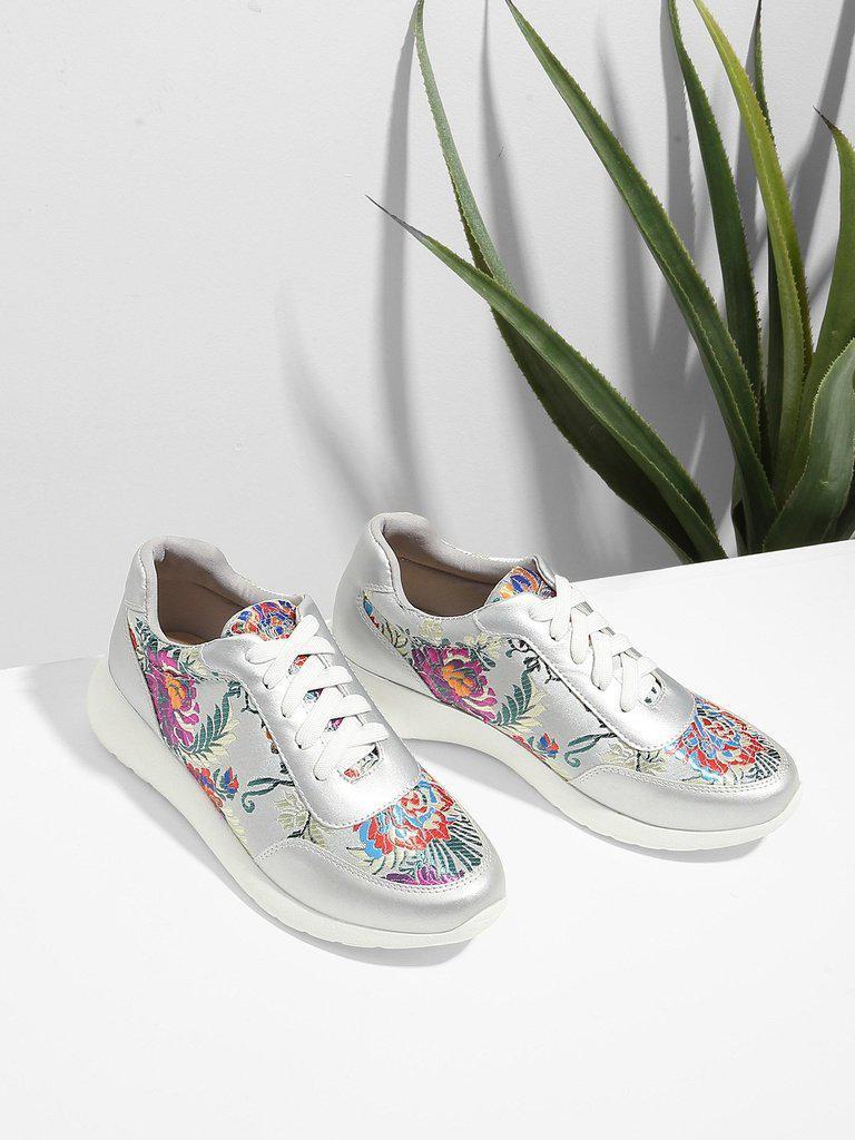 Low Top Embroidered Sneakers-shoes-Des Mess