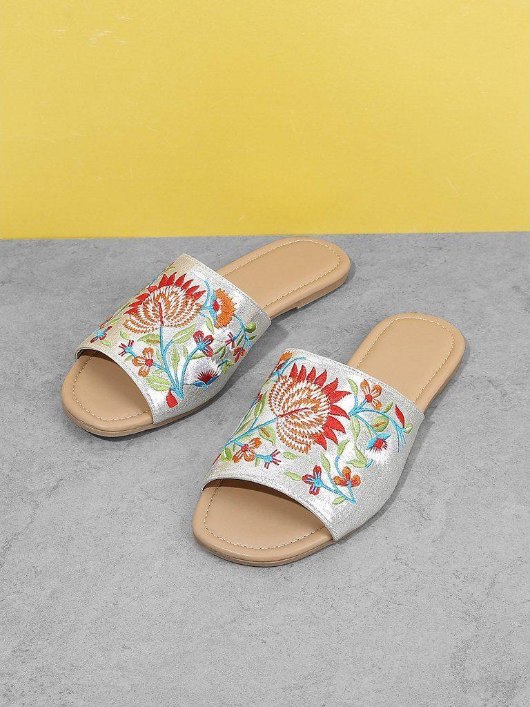 Flower Embroidered Flat Sandals-shoes-Des Mess