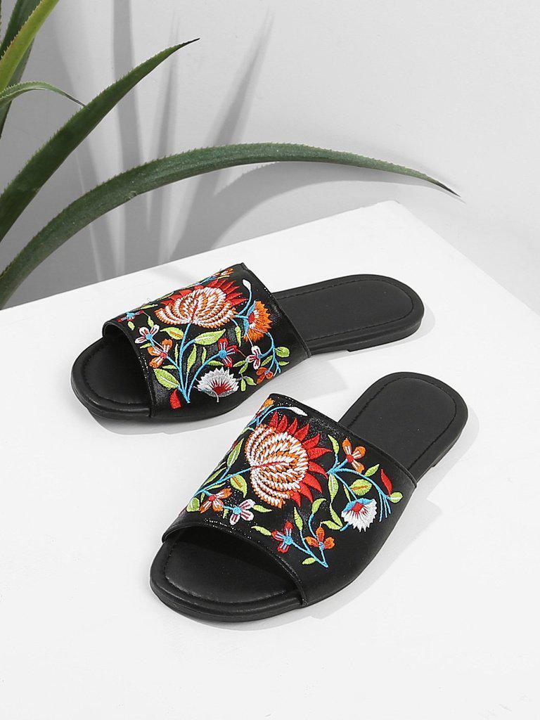 Flower Embroidered Flat Sandals-shoes-Des Mess