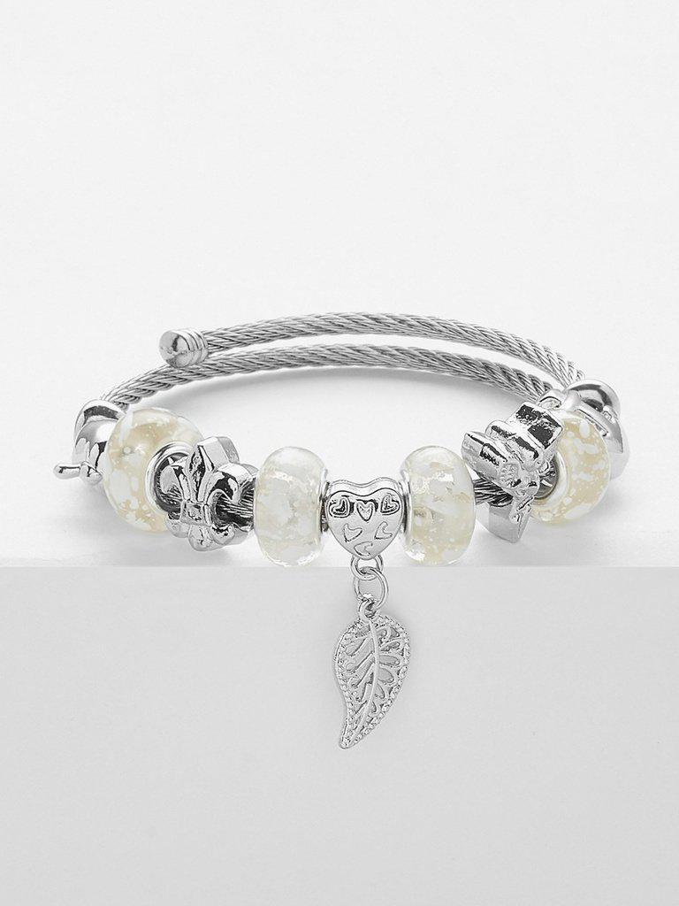 Heart & Leaf Detail Bangle--Des Mess