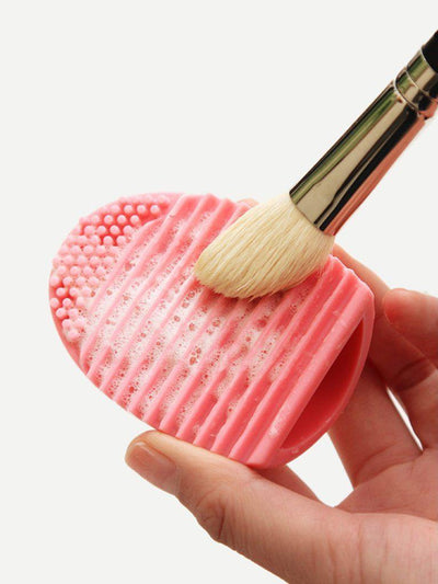 Brush Cleaning Egg-makeup-Des Mess