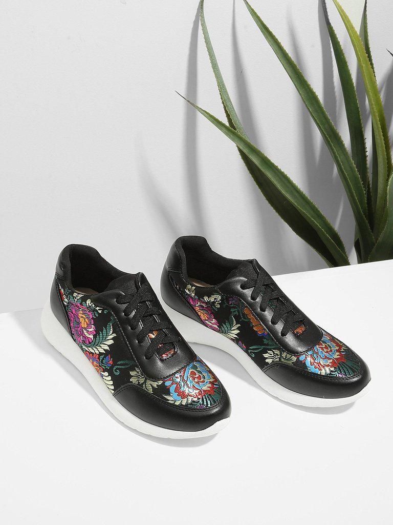 Low Top Embroidered Sneakers-shoes-Des Mess