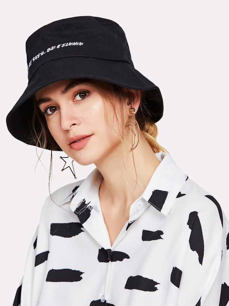Embroidered Bucket Hat--Des Mess